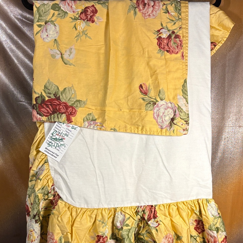 90’s Blue label Ralph Lauren Yellow and‎ White Floral bed skirt pillow sham.204
